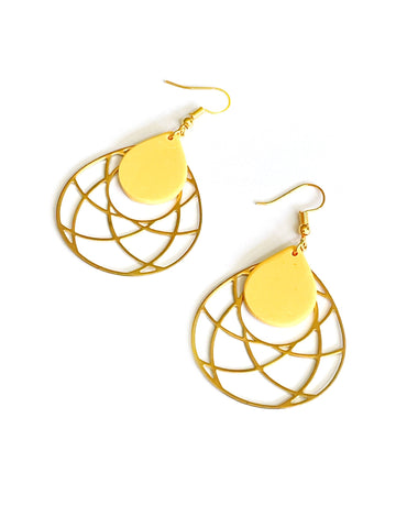 Yellow drop - with brass
