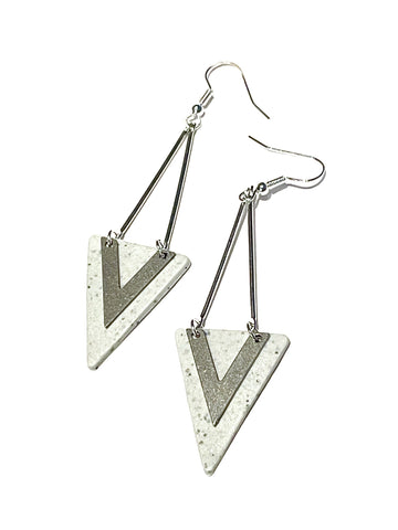 Concrete - metal triangle