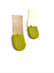 Texture olive - brass window