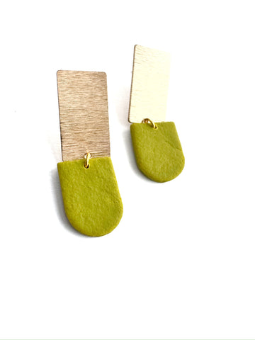 Texture olive - brass window