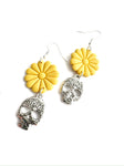 Pastel flowers - yellow - skulls