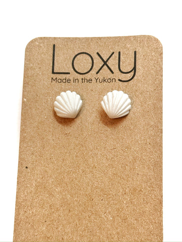 Tiny shell studs