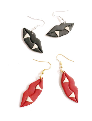 Vampire lips with glow fangs