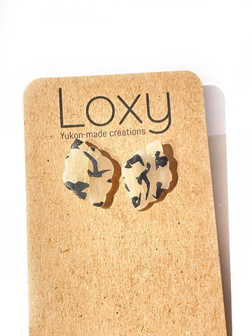Translucent birds - scalloped studs